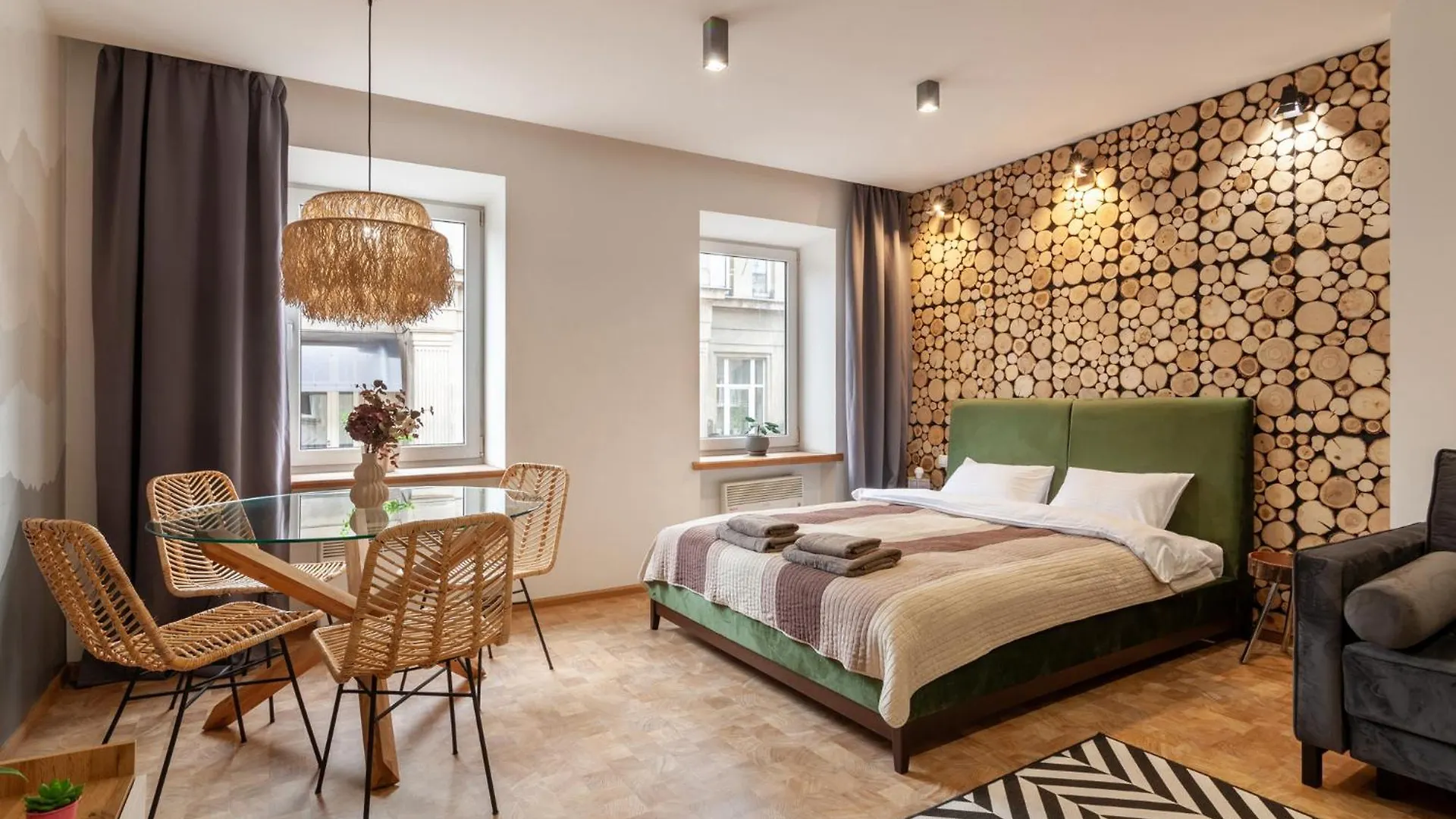 Apartment Stylish Flat Near Rynok Square-Self Check-In & Netflix